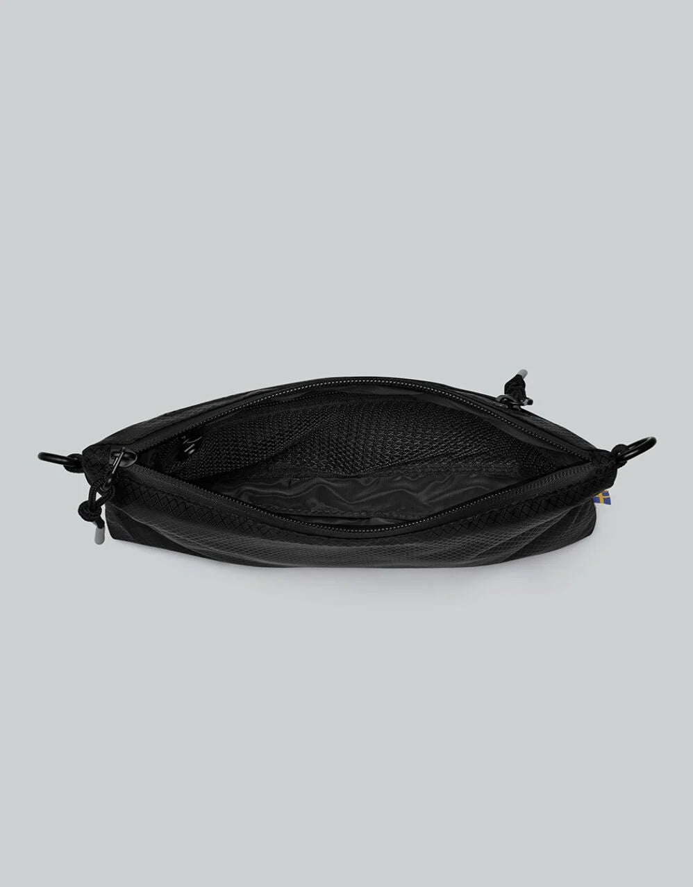 LIGHTWEIGHT CROSSBODY - BLACK
